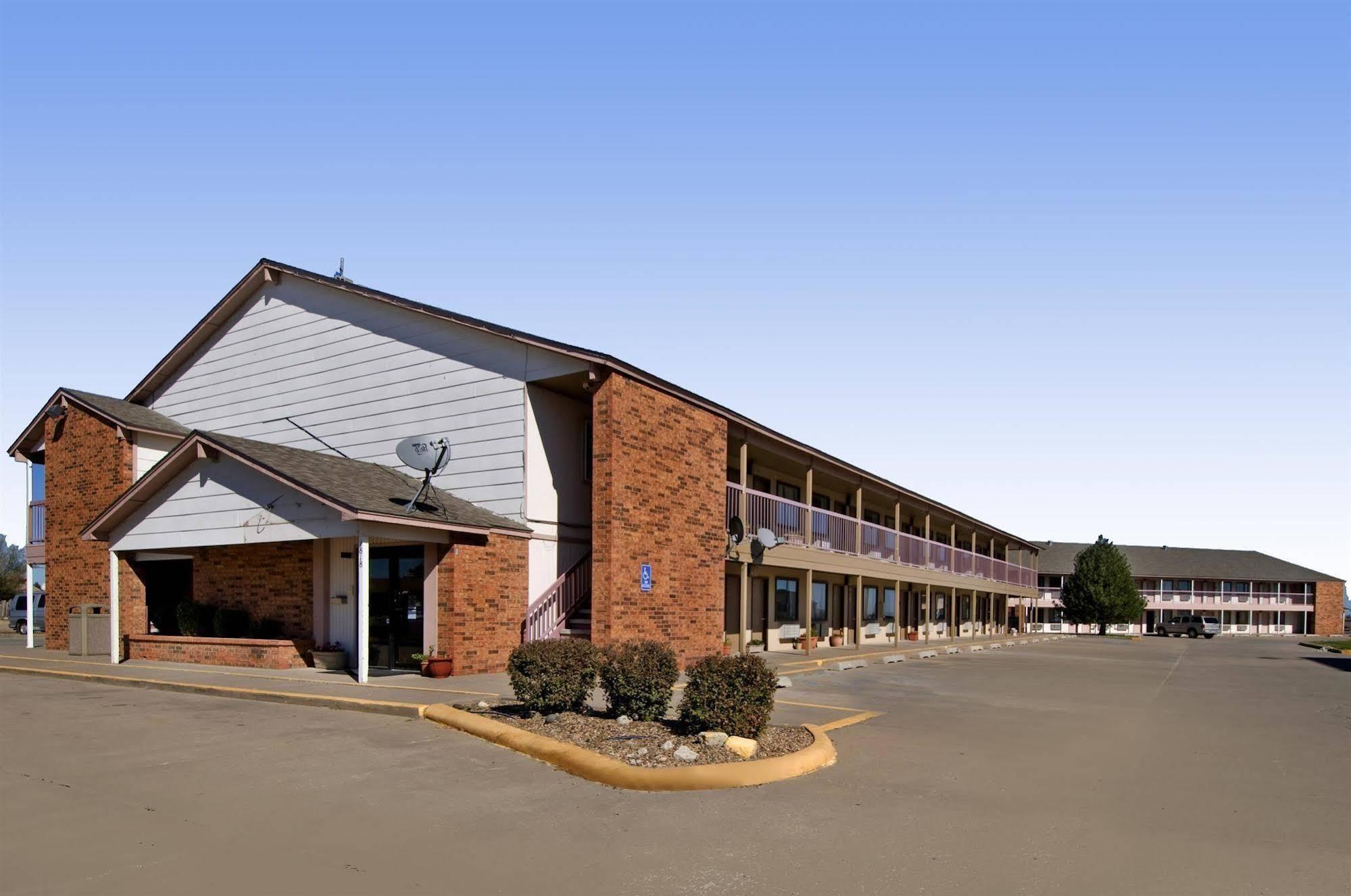 Americas Best Value Inn - Garden City Exterior photo