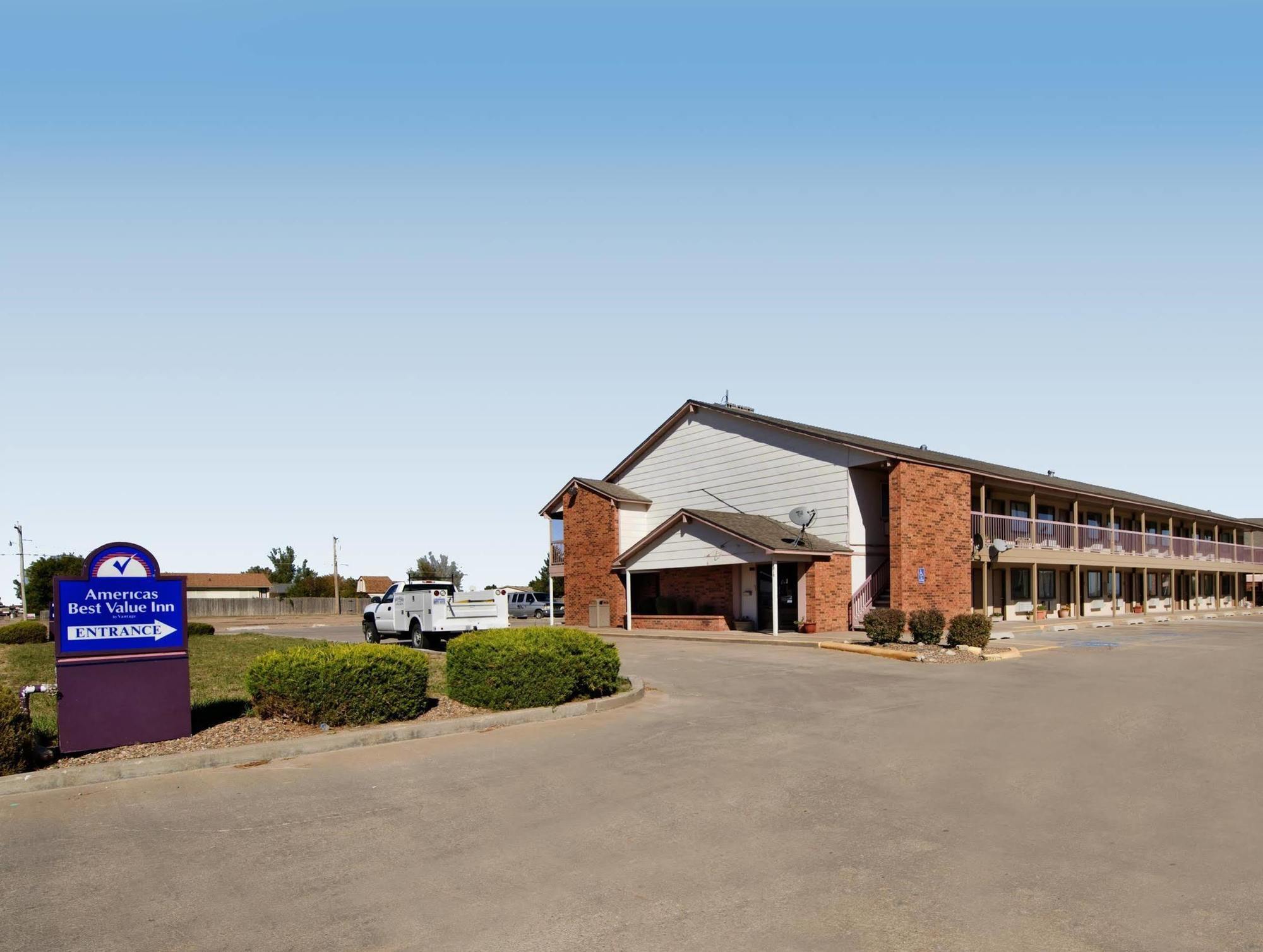 Americas Best Value Inn - Garden City Exterior photo