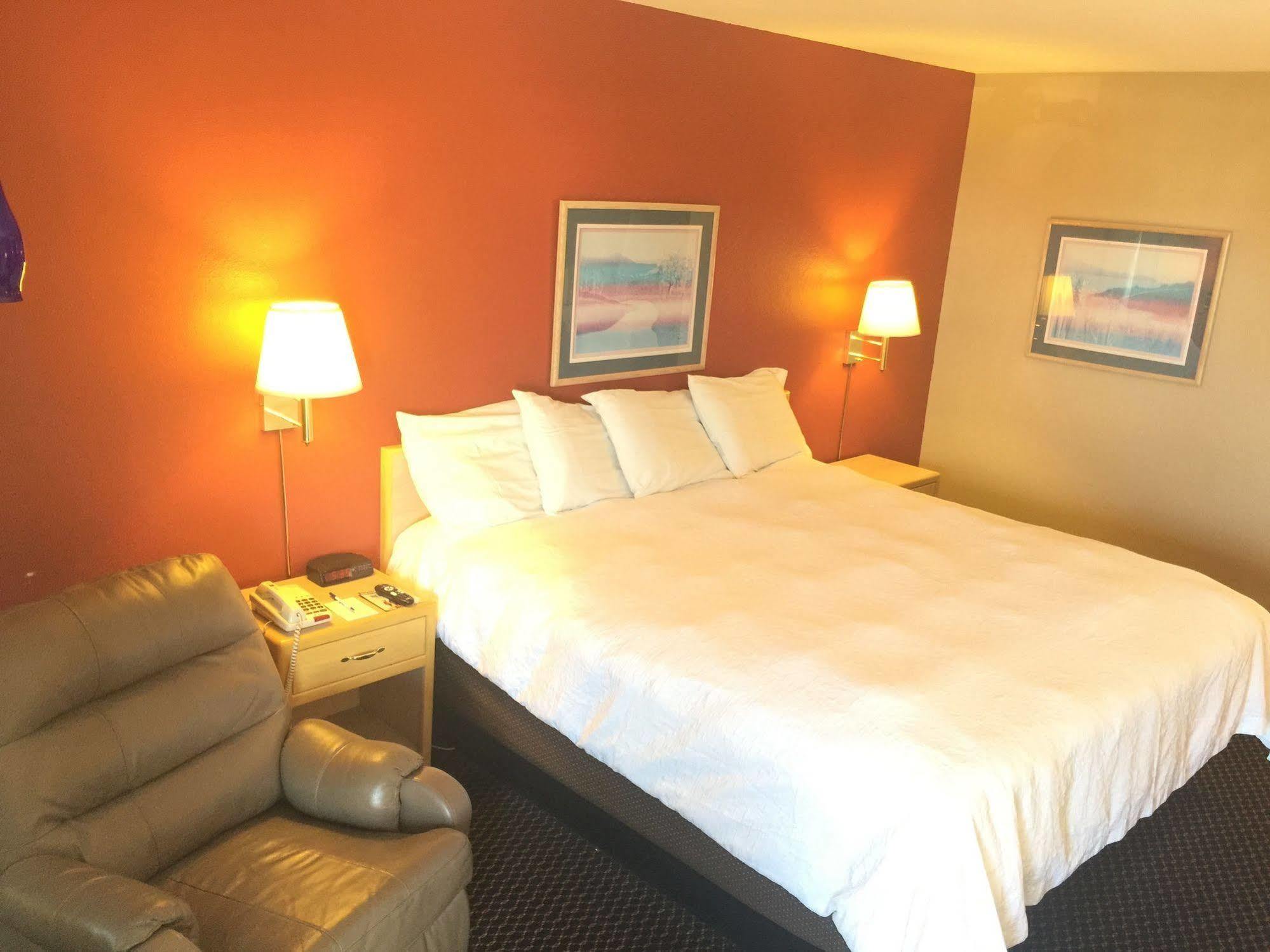 Americas Best Value Inn - Garden City Exterior photo